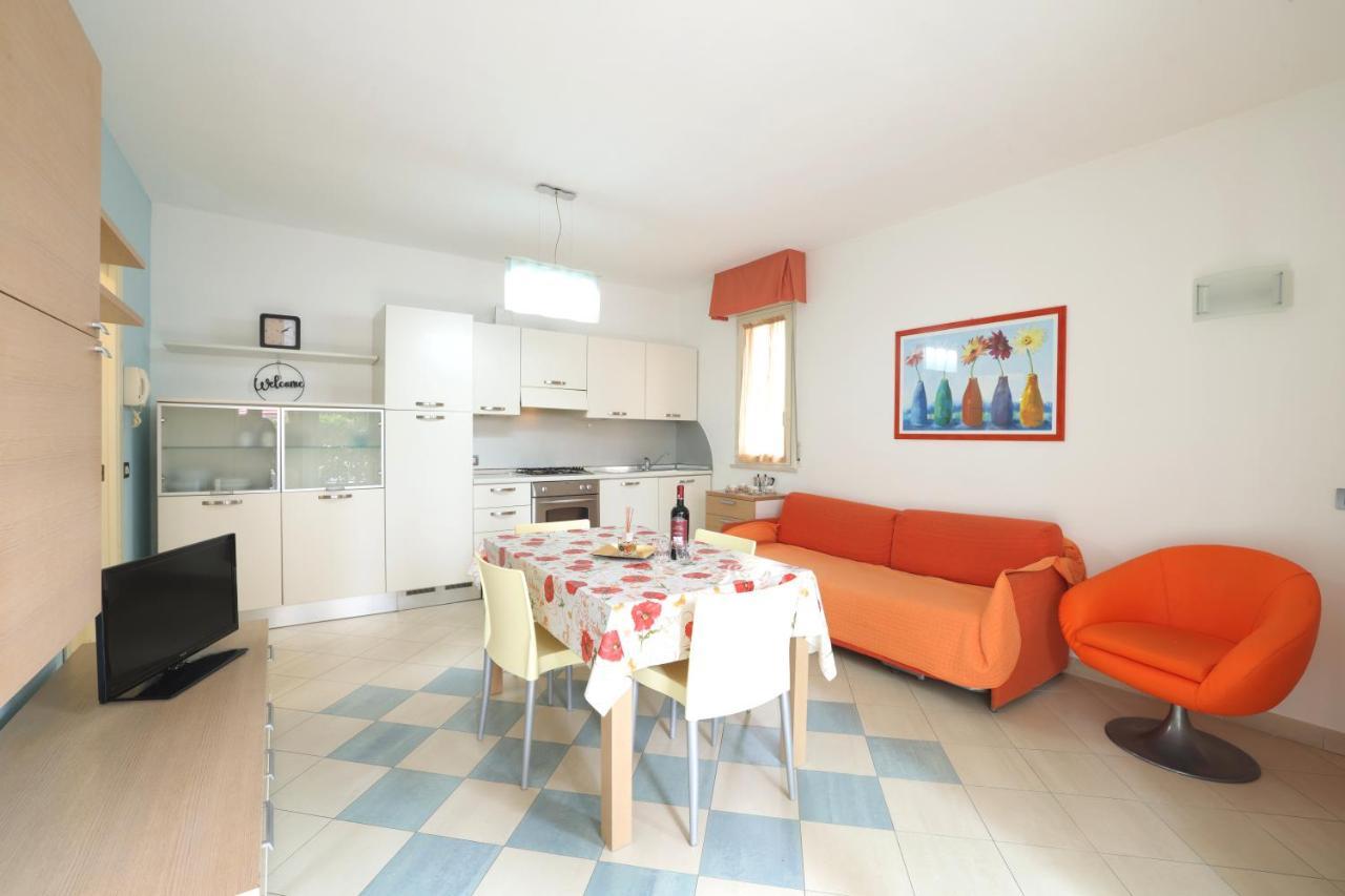 We Home - Palestrina17 - Riccione Sul Mare Экстерьер фото